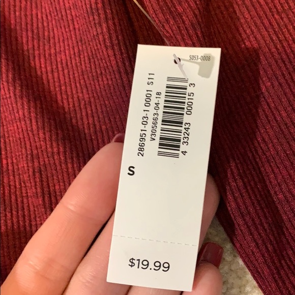 Old navy red button up - Picture 2 of 3